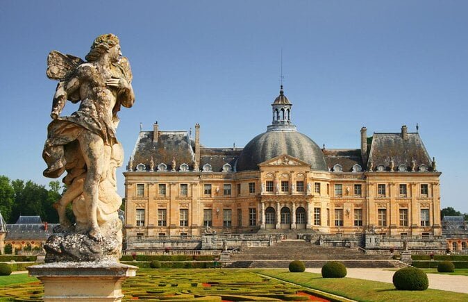 Qui est à l'origine de la création du château français de Vaux-le-Vicomte ? 