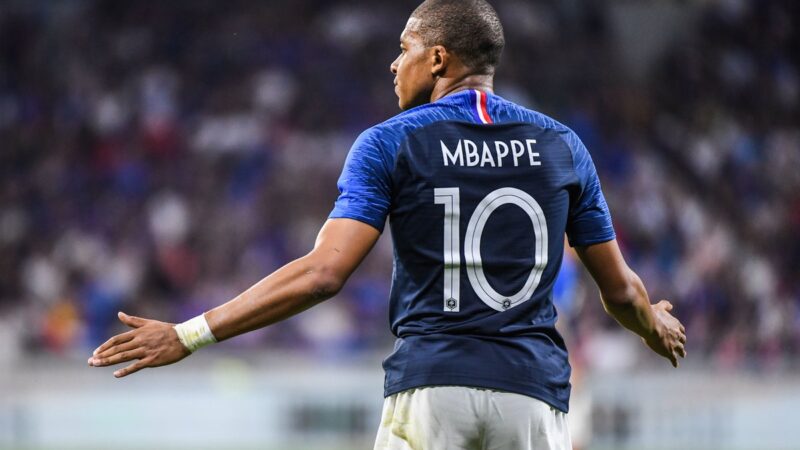 Quel joueur n’a pas porté le numéro 10 en équipe de France ?