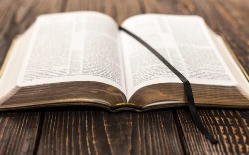 Dans la Bible, qui est Aaron ? 