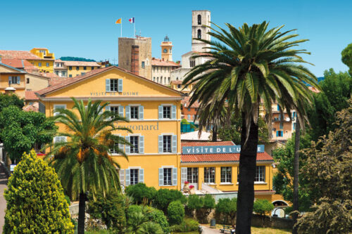 Quelle ville française du Sud-Est est la capitale mondiale du parfum ? 