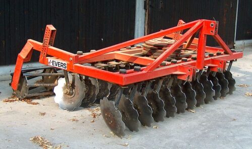 Quel est le nom donné à ce type d’engin agricole ? 