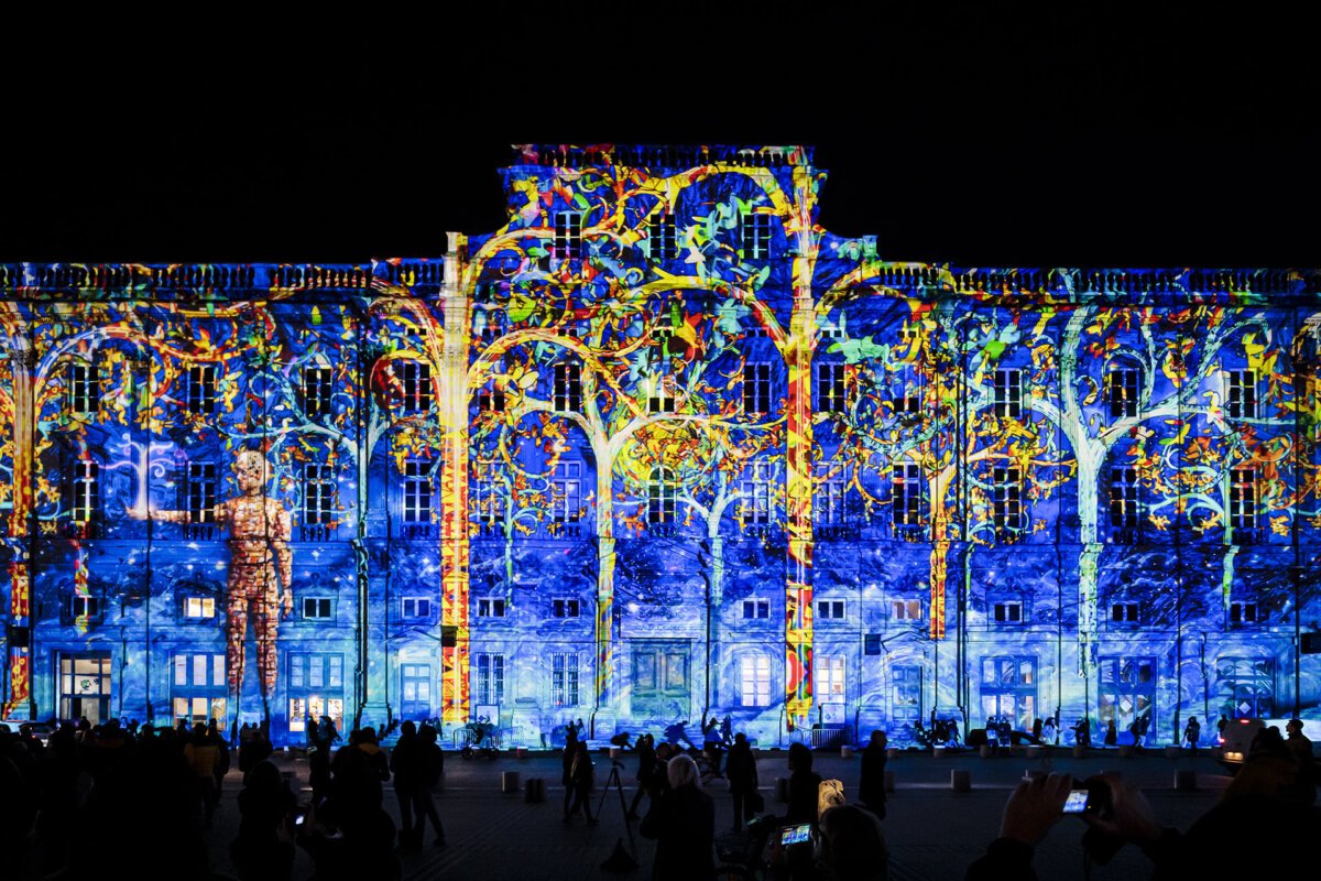 Quelle ville organise chaque année la Fête des Lumières ? 