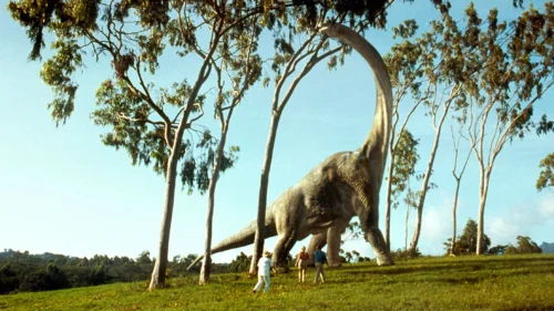 Quel compositeur signe la musique mythique du film Jurassic Park (1993) ? 