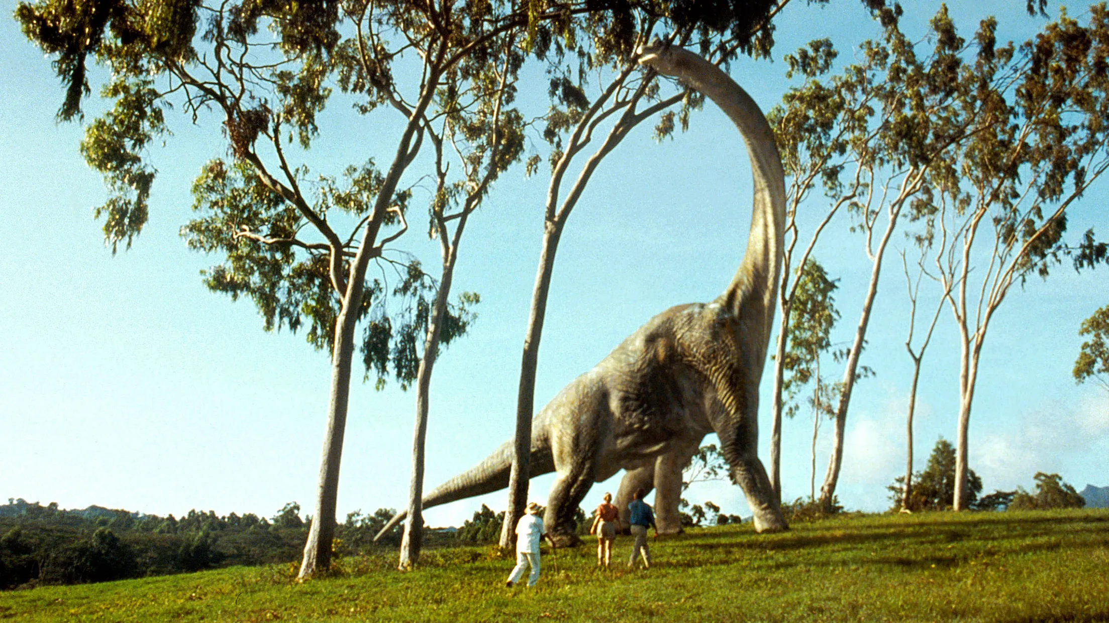 Quel compositeur signe la musique mythique du film Jurassic Park (1993) ? 