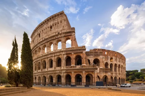 La ville de Rome en Italie est située au bord de la mer Méditerranée. Vrai ou faux ? Ville de rome