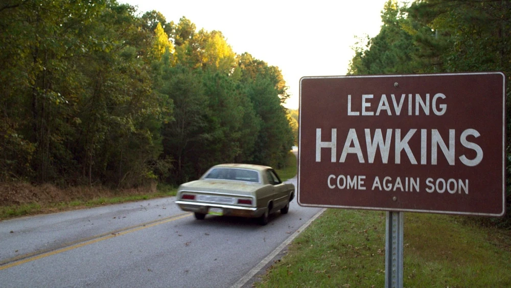 Dans quelle ville se déroule l'action de la série Stranger Things ? 