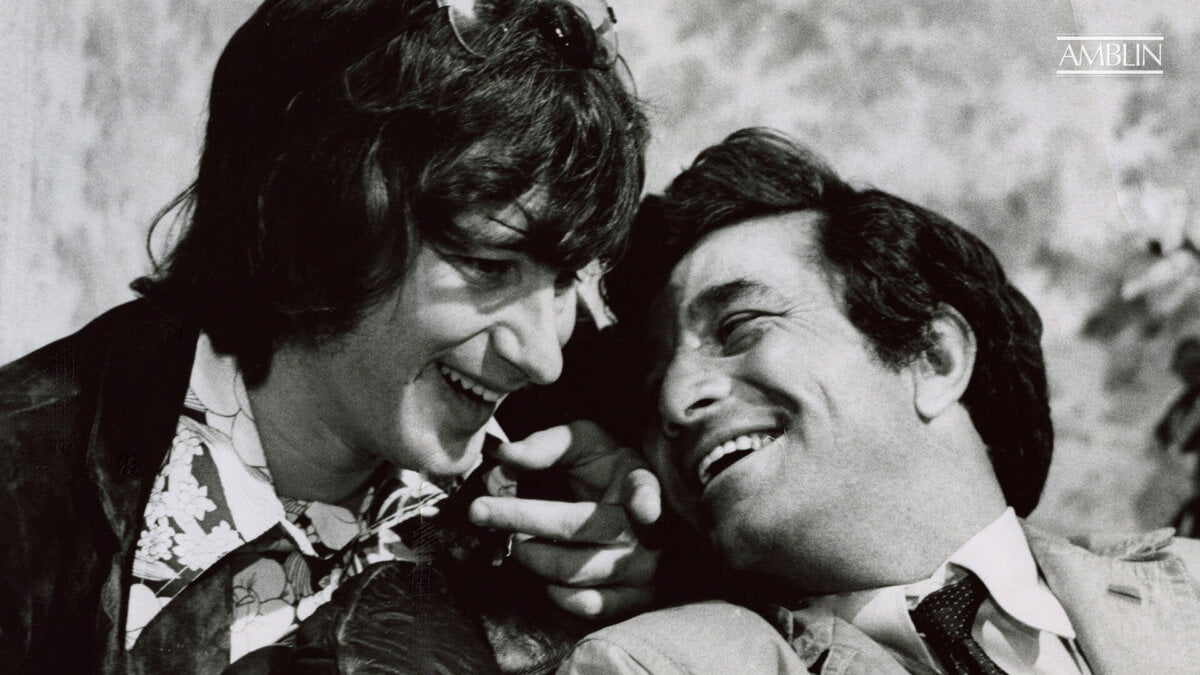 De quelle série télé Steven Spielberg a-t-il réalisé le premier épisode ? Spielberg et Peter Falk