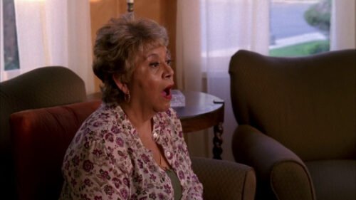 Quel personnage a reversé en voiture Juanita Mama Solis ? 