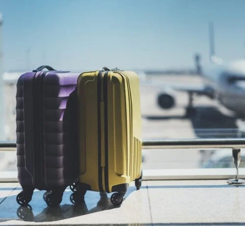 Lequel de ces objets n’est pas autorisé dans un bagage en soute d’avion ? voyage en avion avec valise