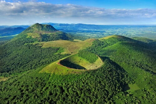 Les volcans d’Auvergne d’aujourd’hui ne peuvent pas de nouveau entrer en éruption. Vrai ou faux ? 