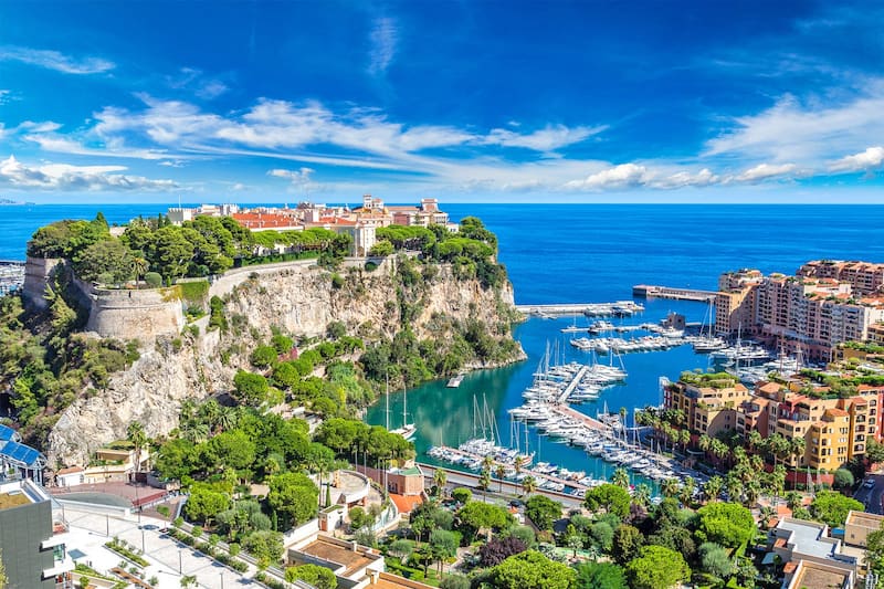 Comment appelle-t-on les habitants de la principauté de Monaco ? 