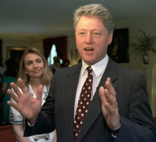 Quel président américain a succédé à Bill Clinton ?