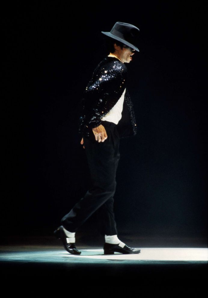 C’est Michael Jackson qui a inventé le célèbre pas de danse, le moonwalk. Vrai ou Faux ? 