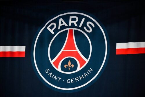 Sur les anciens logos du PSG, que trouvait-on sous la Tour Eiffel ? 