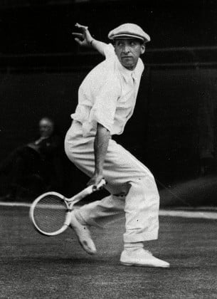 Quel était le surnom du joueur de tennis René Lacoste ? 