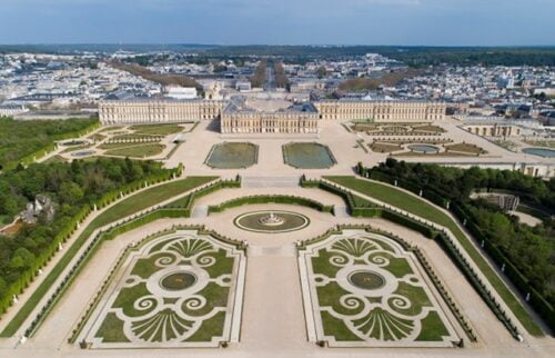 Quel aménagement à Versailles est l’œuvre de Marie-Antoinette ? 
