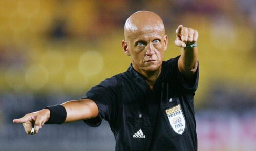 Le recours à l’assistance vidéo en arbitrage est aujourd'hui autorisé au football. Vrai ou faux ? 