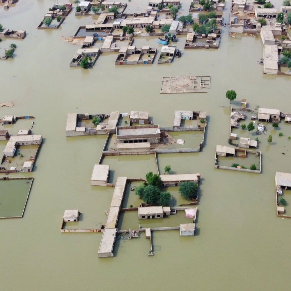 Quel pays a été victime en 2022 de terribles inondations ayant causé la mort d’au moins 1200 personnes ? 