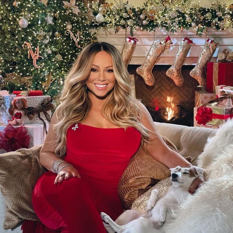 Quel est le titre de la chanson de Noël emblématique de Mariah Carey depuis 1994 ? Mariah Carrey : chanson de Noël