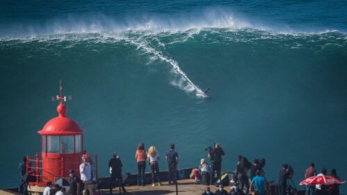 Où a été observée la plus grosse vague du monde ? 