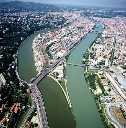 Quels sont les 2 cours d’eau se rejoignant au confluent de Lyon ? 