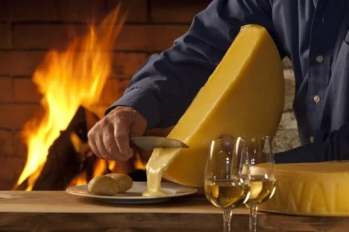 Quel est le poids moyen d’une meule de fromage à raclette ? 