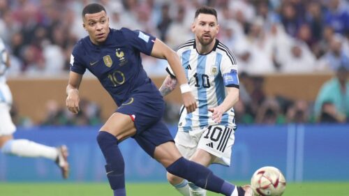 Combien de buts sont marqués au total, tirs au but inclus, par Kylian Mbappé lors de la finale de la Coupe du Monde 2022 contre l’Argentine ? 