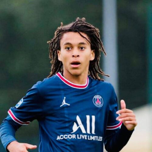 Quel est le nom du petit frère de Kylian Mbappé qui a rejoint le club Paris Saint-Germain U19 en 2022 ? 