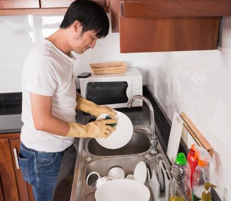 Quelle est la bonne conjugaison de la phrase : Je ____ la vaisselle ce soir. ? Faire la vaisselle