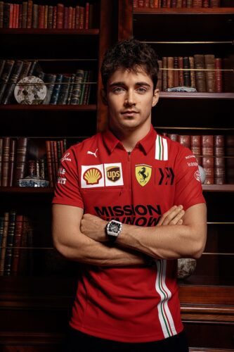 Quelle est la nationalité du pilote Charles Leclerc ayant terminé en seconde position du championnat du monde de F1 2022 ? 
