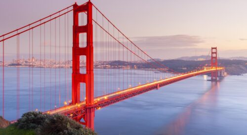 Dans quelle ville peut-on emprunter le Golden Gate Bridge ? 