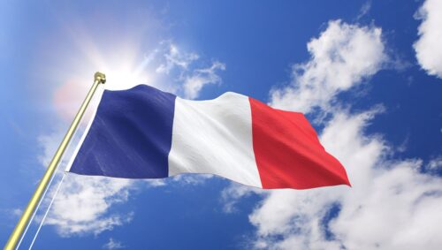 En quelle année, la France adopte-t-elle officiellement pour la première fois le drapeau bleu-blanc-rouge comme nous le connaissons aujourd'hui ? 