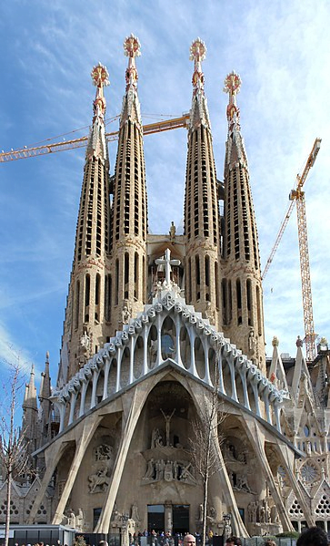 Dans quel pays peut-on visiter la Sagrada Familia ? 