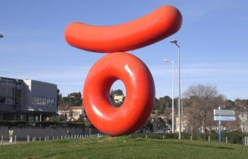 Comment s’appelle cette sculpture située devant la faculté des sciences à Montpellier ? 