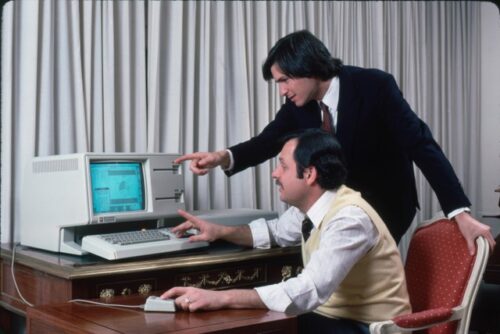 Quel est le nom du tout premier ordinateur Apple doté d’une interface graphique ? 