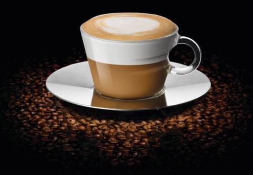 En dehors du café, quel autre ingrédient compose le cappuccino ? 