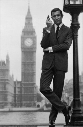 Dans quel film, le personnage de James Bond est-il interprété par l’acteur George Lazenby ? 