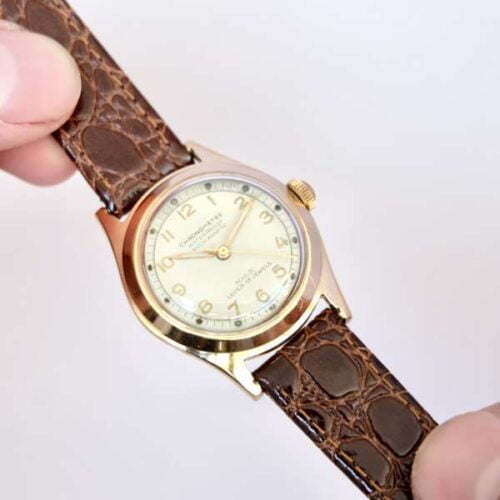 Sur une montre, combien de tours de cadran la trotteuse effectue-t-elle en 3h30 ? 