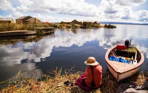 Quel lac de la cordillère des Andes marque la frontière entre le Pérou et la Bolivie ? 