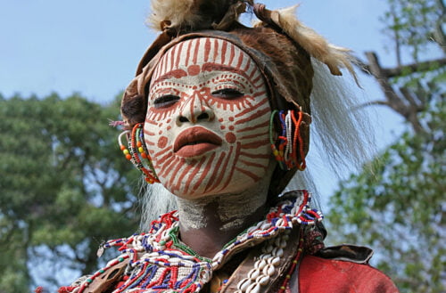 Quelle est la tribu indigène la plus présente au Kenya ? 