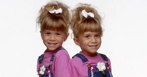 Dans quelle série des années 90, les jumelles Olsen ont-elles entamé leur carrière ? 
