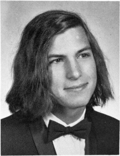 Qui est le jeune homme sur cette photo ? 