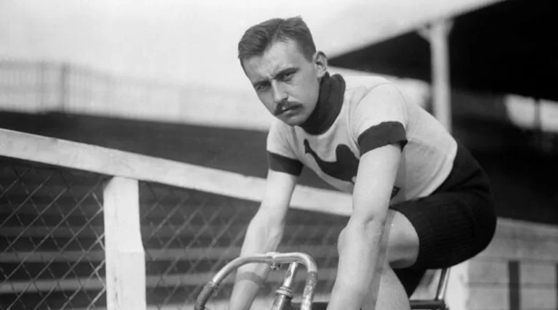 Quel cycliste a été le premier double vainqueur du Tour de France ? 
