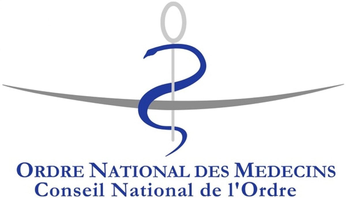 Quel est le bâton autour duquel s'enroule un serpent sur le symbole de l'ordre national des médecins et de l'OMS ? 