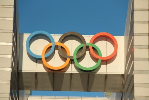 Quelle discipline était présente aux Jeux Olympiques jusqu’en 1948 ? 
