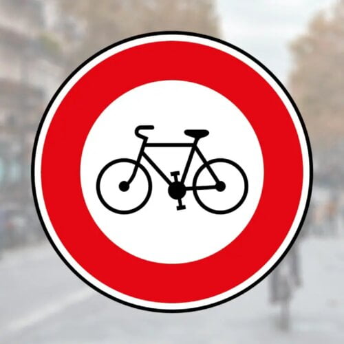 Ce panneau indique la présence d’une piste cyclable. Vrai ou faux ? 