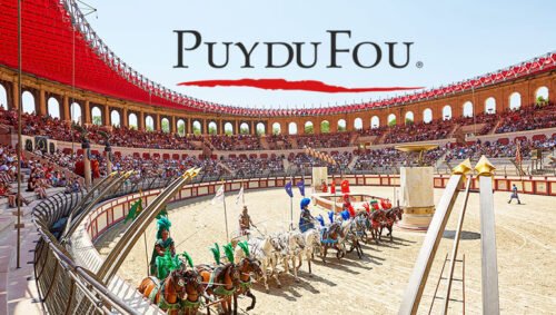 Près de quelle grande ville se situe le parc à thème du Puy du Fou ? 
