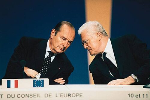 Lionel Jospin est le Premier ministre qui a été en place le plus longtemps de la Cinquième République. Vrai ou faux ? 