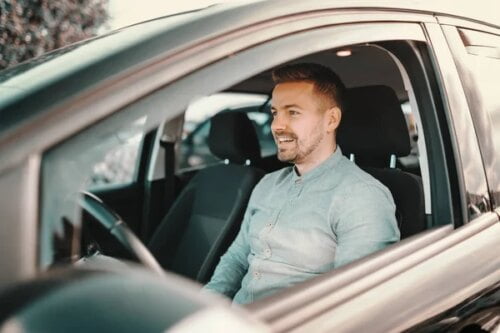 Rouler à une vitesse inférieure à la limite de vitesse permet de réduire le temps de réaction. Vrai ou faux ? 