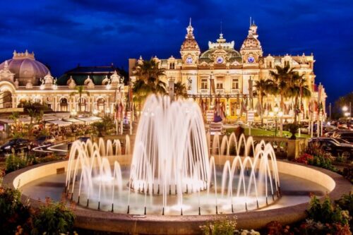 Le drapeau de Monaco représente 2 bandes verticales. Vrai ou faux ? 